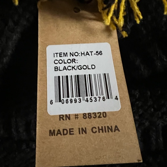 NWT!!C.C black/gold pom hat - Picture 2 of 2